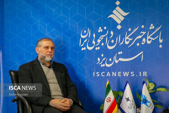 مفاخر انقلاب اسلامی در آئین “عصر انقلاب”