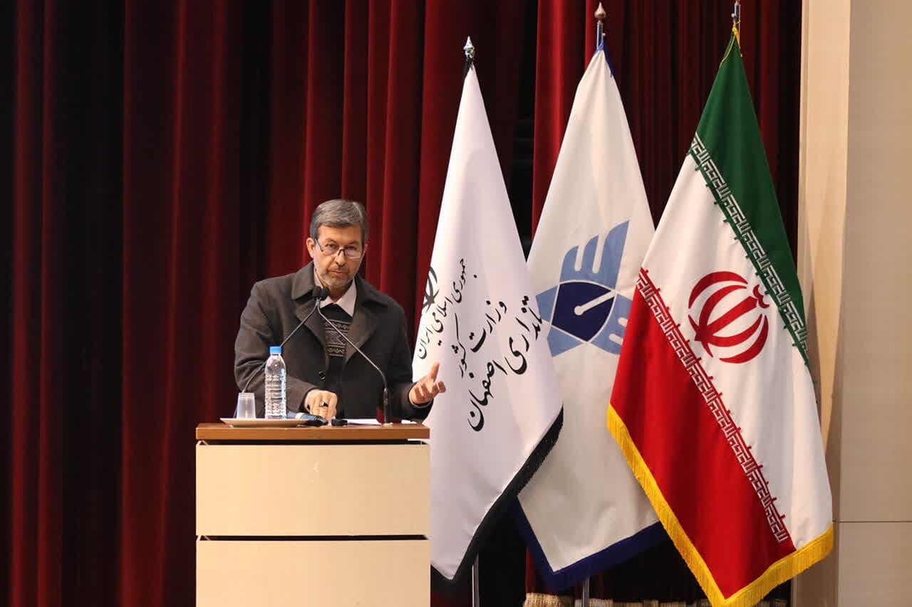 پاسخگویی مدیران اقتصادی اصفهان به دانشجویان مطالبه‌گر در جلسه ستاد تنظیم بازار استان