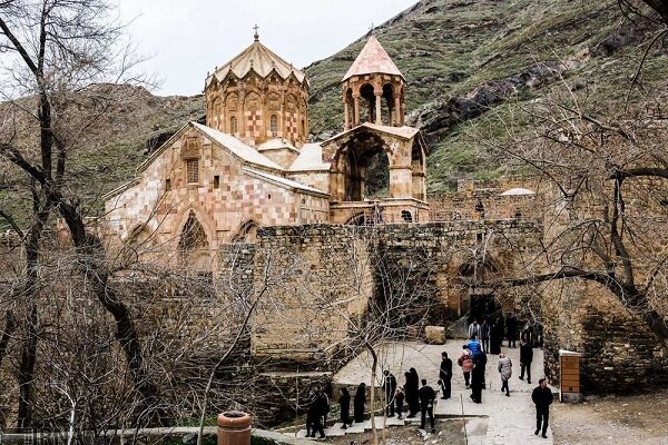 طبیعت بکر و تاریخ کهن دوعامل جذب گردشگر به جلفا/ روایتی از شهدایی که در ارس به مقابله با پیشروی شوروی پرداختند