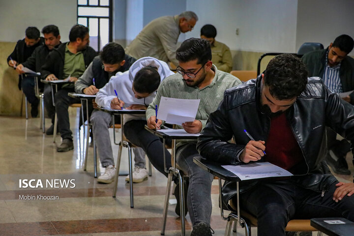 گزارش تصویری از برگزاری امتحانات نیمسال اول سال تحصیلی ۱۴۰۳-۱۴۰۴ در دانشگاه آزاد اسلامی یزد