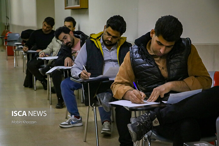 گزارش تصویری از برگزاری امتحانات نیمسال اول سال تحصیلی ۱۴۰۳-۱۴۰۴ در دانشگاه آزاد اسلامی یزد