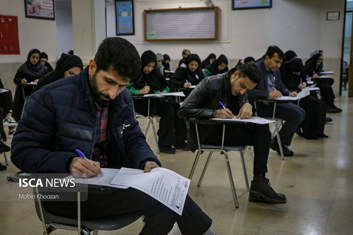 گزارش تصویری از برگزاری امتحانات نیمسال اول سال تحصیلی ۱۴۰۳-۱۴۰۴ در دانشگاه آزاد اسلامی یزد