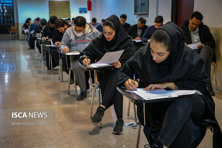 گزارش تصویری از برگزاری امتحانات نیمسال اول سال تحصیلی ۱۴۰۳-۱۴۰۴ در دانشگاه آزاد اسلامی یزد