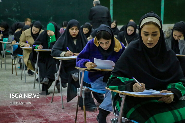 گزارش تصویری از برگزاری امتحانات نیمسال اول سال تحصیلی ۱۴۰۳-۱۴۰۴ در دانشگاه آزاد اسلامی یزد