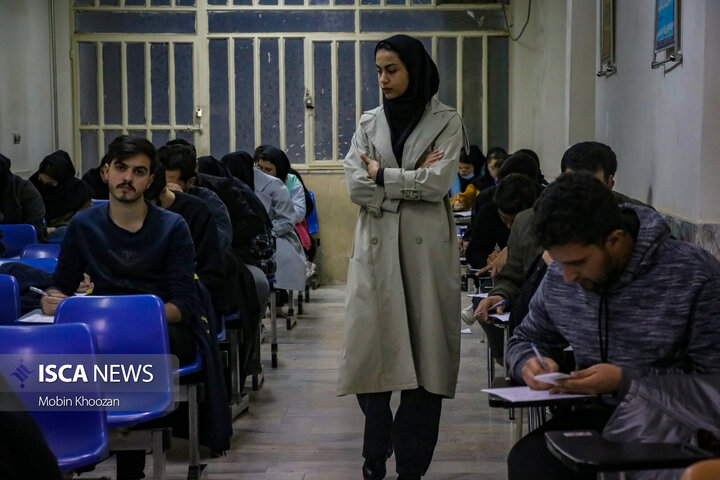 گزارش تصویری از برگزاری امتحانات نیمسال اول سال تحصیلی ۱۴۰۳-۱۴۰۴ در دانشگاه آزاد اسلامی یزد