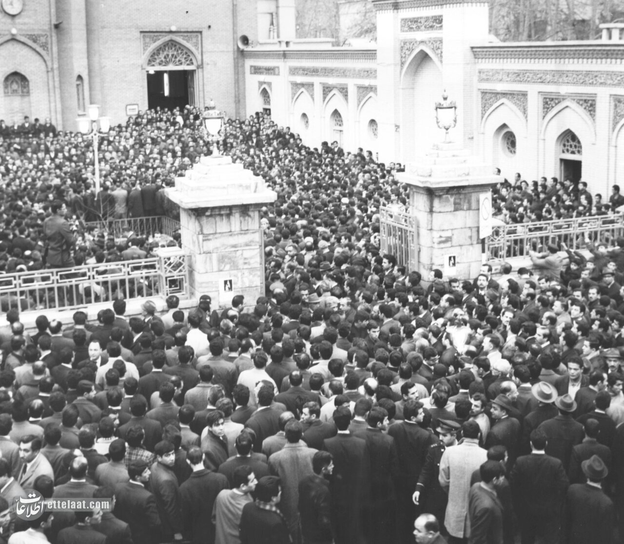 عکسهای کمتر دیدهشده از اولین ساعات درگذشت پهلوان تختی