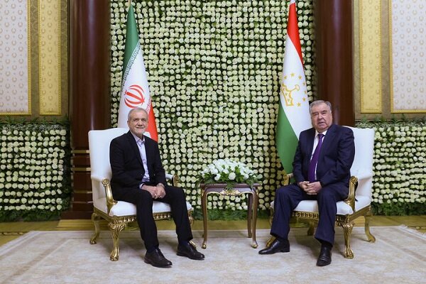 پایان سفر پزشکیان به تاجیکستان؛ امضای ۲۳ سند همکاری، نقطه عطفی در روابط ۲ کشور