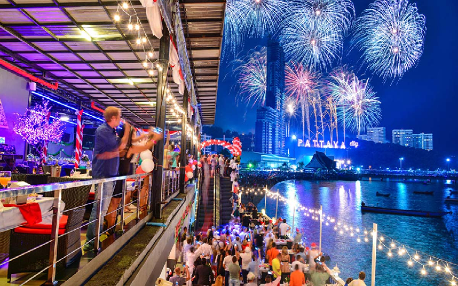 در پاتایا چه میگذرد؟ نگاهی به جشنهای شبانه و گشت و گذار بیپایان!