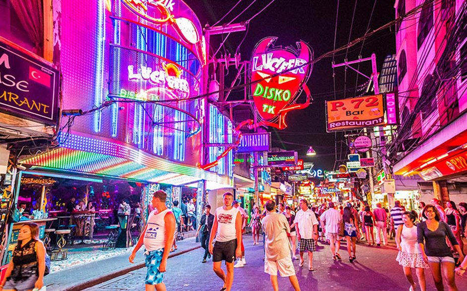 در پاتایا چه میگذرد؟ نگاهی به جشنهای شبانه و گشت و گذار بیپایان!