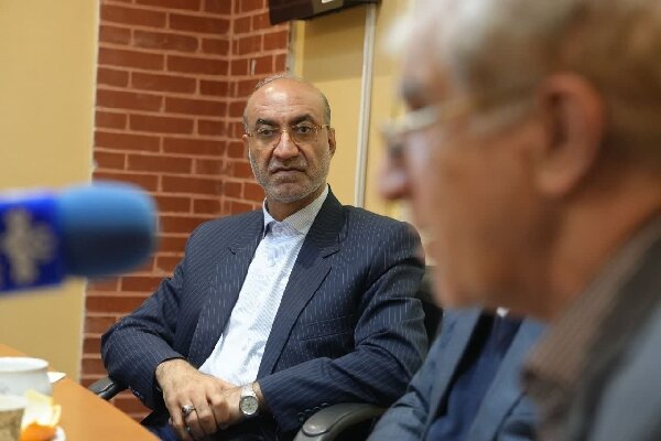 پیمودن مسیر توسعه با استفاده از تجربیات استانداران پیشین انجام میشود