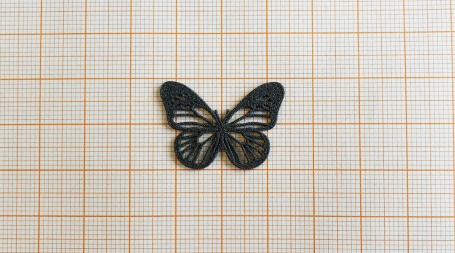 رباتی که با الهام از پروانه بدون باتری پرواز میکند