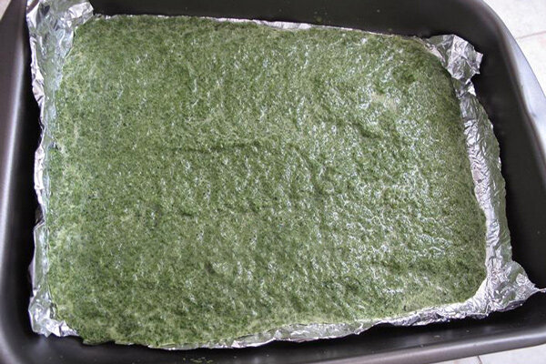 آموزش آشپزی / طرز تهیه کوکو سبزی رولی با پنیر گودا + عکس مراحل