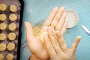 آموزش شیرینی پزی / طرز تهیه شیرینی برنجی با کره کرمانشاهی در منزل