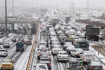 وضعیت جاده‌ها | اعلام ۳۰ محور شریانی و غیر شریانی مسدود کشور/ ترافیک سنگین در آزادراه قزوین – کرج