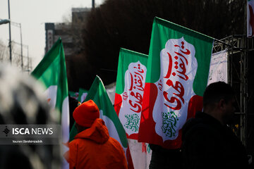 جمعیت پرشور مردم روی پل کالج در مراسم ۲۲ بهمن + فیلم