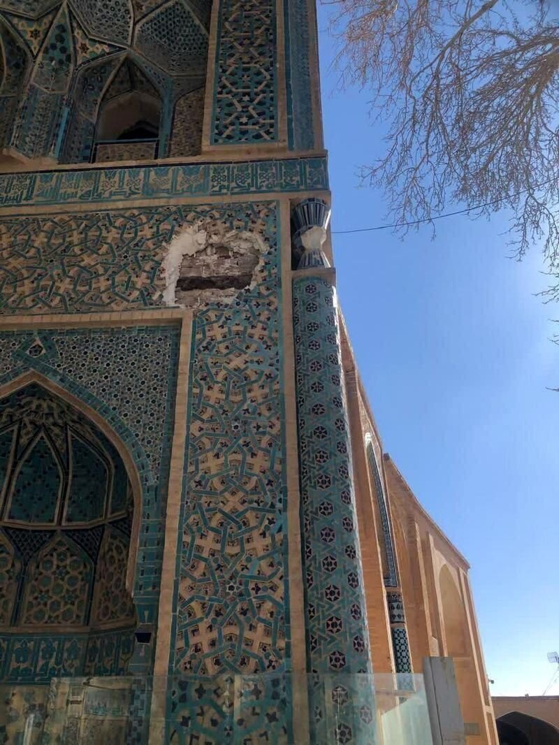 تخریب کاشیکاری مسجد تاریخی نطنز خبرساز شد + عکس