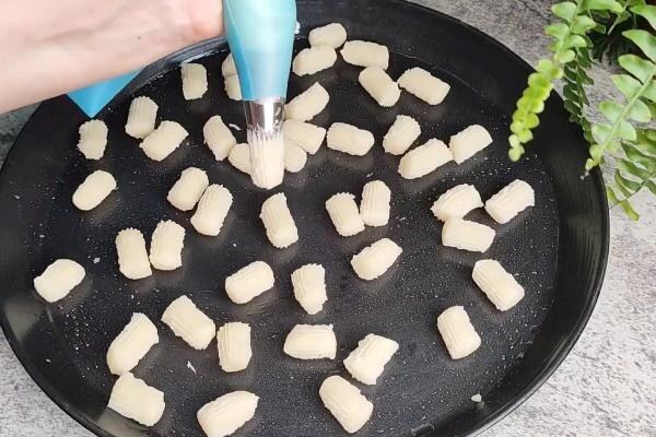 آموزش شیرینی پزی / طرز تهیه بامیه بدون تخم مرغ و گلوکز