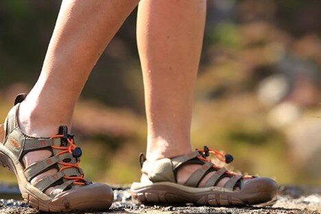 بهترین صندل کوهنوردی و طبیعت گردی هامتو برای حرفه ای ها: معرفی ۱۱ مدل برتر ۲۰۲۴