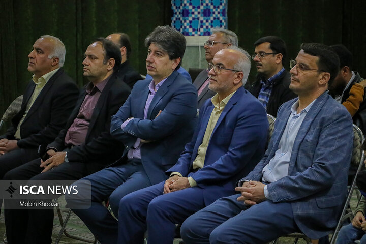 جشن روزه‌اولی‌ها و تجلیل از خانواده شهدا در دانشگاه آزاد اسلامی یزد