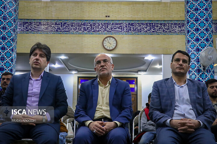 جشن روزه‌اولی‌ها و تجلیل از خانواده شهدا در دانشگاه آزاد اسلامی یزد