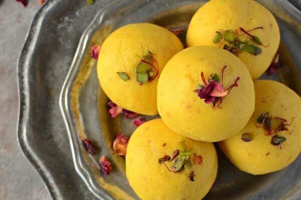 آموزش شیرینی پزی / طرز تهیه شیرینی سه آرد زعفرانی مخصوص نوروز