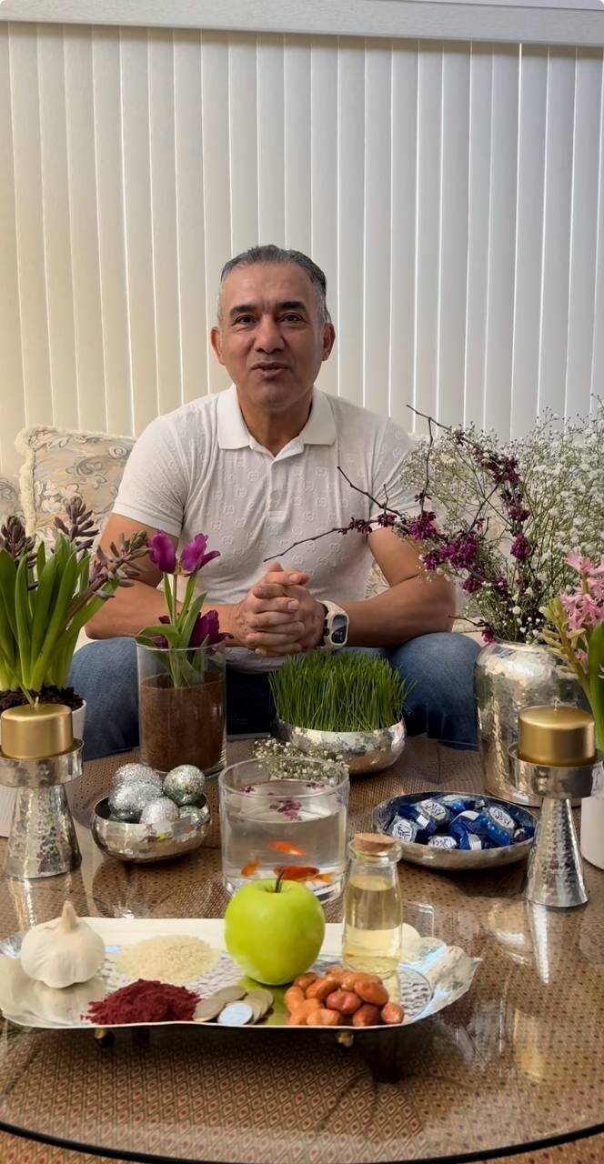 احمدرضا عابدزاده سر سفره هفتسین + عکس