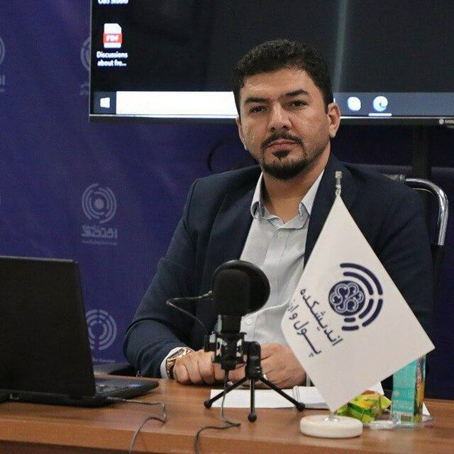 ماموریت بانک مرکزی برای تحقق شعار سال ۱۴۰۴ باید تغییر کند/ سرمایهگذاری در بازار ارز و طلا هیچ ارزش افزودهای نداشت