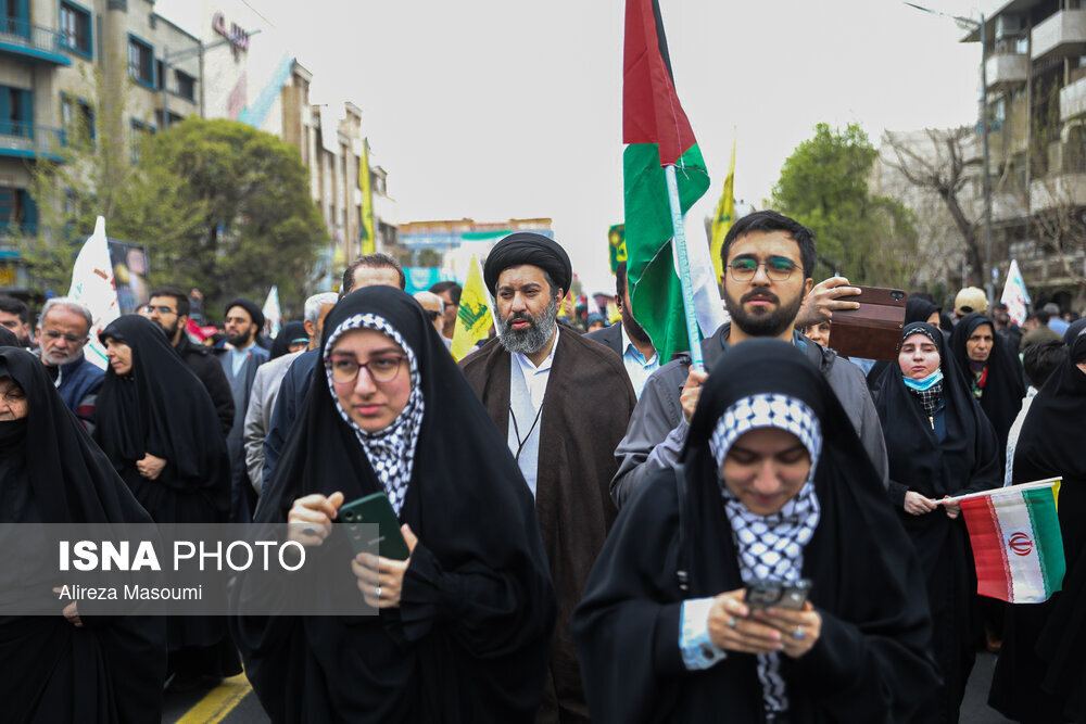 تصویری از حضور فرزند انقلاب در راهپیمایی روز قدس