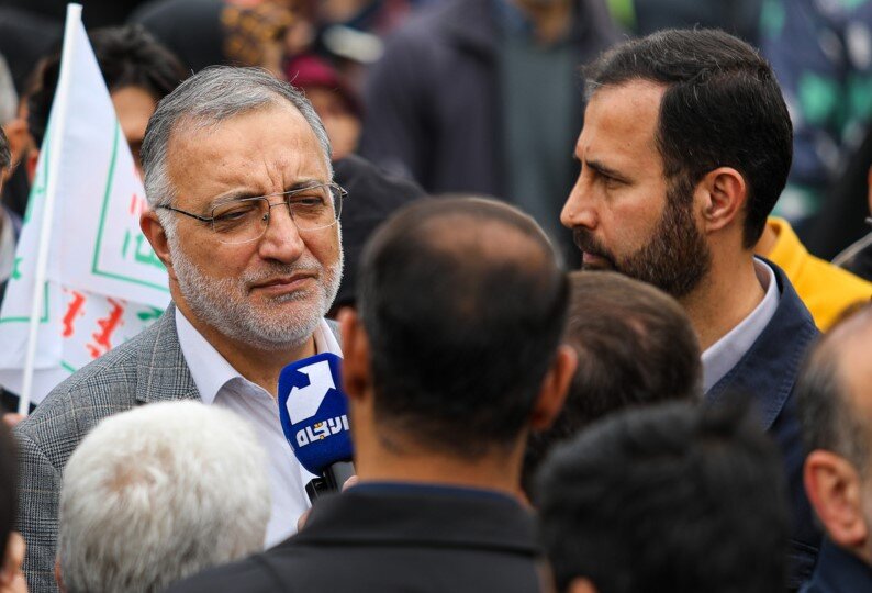 کدام چهرههای سیاسی و نظامی کشور در راهپیمایی روز قدس شرکت کردند؟