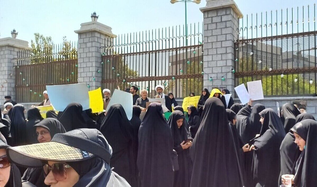 استفاده غیراخلاقی از تجمعات حجاب برای رقابتهای سیاسی/ با دکان گروههای فشار در فضای مجازی برخورد شود