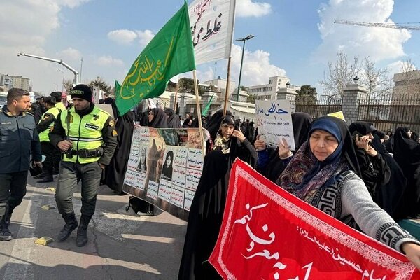 کسانی که همه قوا را زیر سوال می‌برند، به چه چیزی پایبندند؟/  نباید با نگاه سلیقه‌ای مردم را به خیابان کشاند