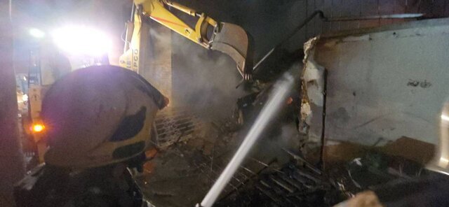 آتش سوزی در انبار پارچه بازار مولوی + عکس