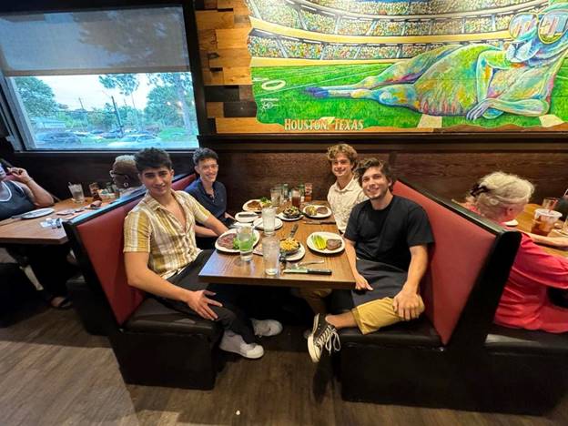 کارآفرین ۱۸ ساله ایرانی که دانشگاههای معتبر آمریکا ردش کردند