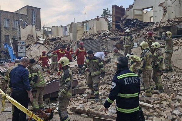 ریزش یک ساختمان ۳ طبقه مسکونی در جنوب تهران