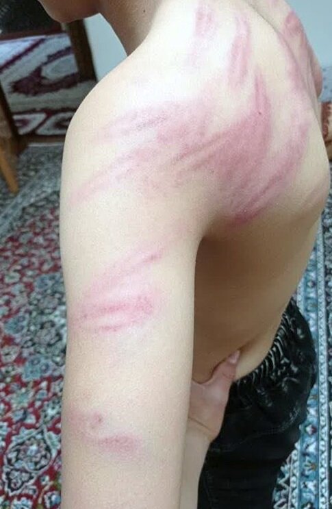 ضربوشتم دانشآموزان توسط معلم در کرجو سنندج + عکس