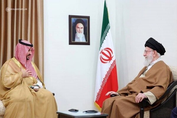 مقام معظم رهبری: ارتباط میان ایران و عربستان برای هر دو کشور مفید خواهد بود