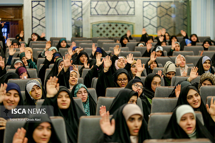 ۱۳۰۰ دانش‌آموز دختر به راهیان نور اعزام شدند
