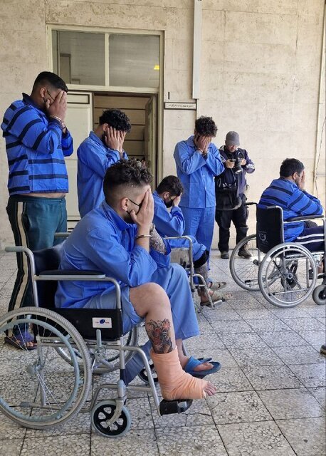 جزئیات تازه از ماجرای درگیری در خیابان بهشتی/ خدا لعنتشان کند دستان پسرم را بریدند + عکس