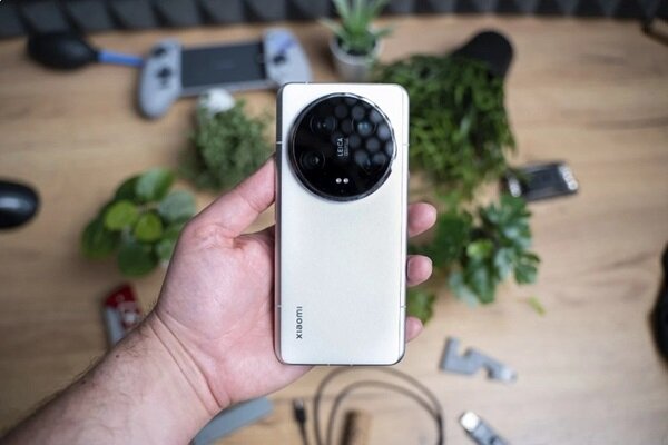 قیمت روز گوشی سامسونگ و آیفون سه‌شنبه ۴ آذر ۱۴۰۴