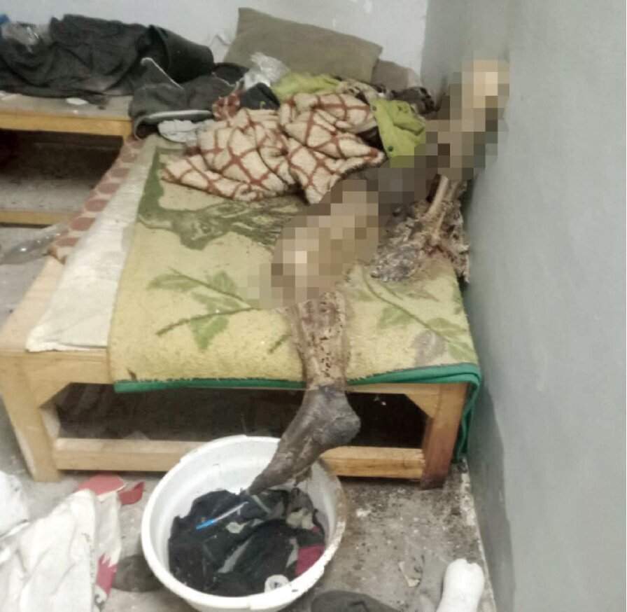 اسکلت شدن مرد مشهدی روی رختخوابش + عکس ۱۸ +