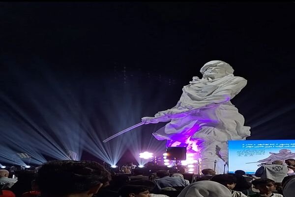 پیکره‌ی «دریاسالار میر حمل جیهند کبیر» در چابهار رونمایی شد