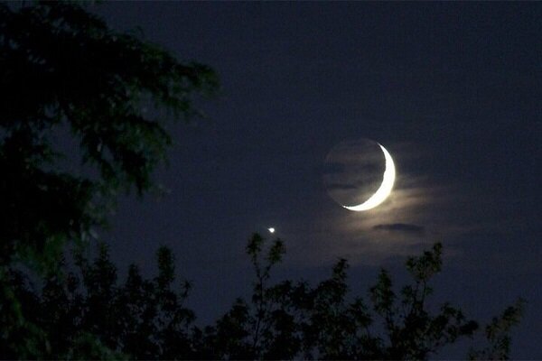 امشب در آسمان ایران؛ ماه و مشتری در کنار هم می‌درخشند