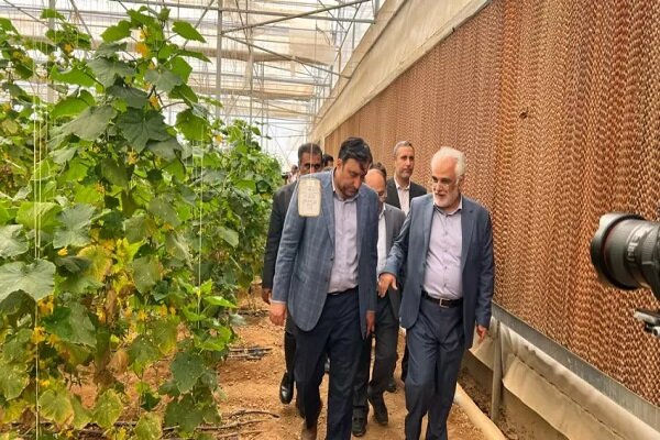 افتتاح فاز نخست گلخانه تولید بذر دانشگاه آزاد اصفهان