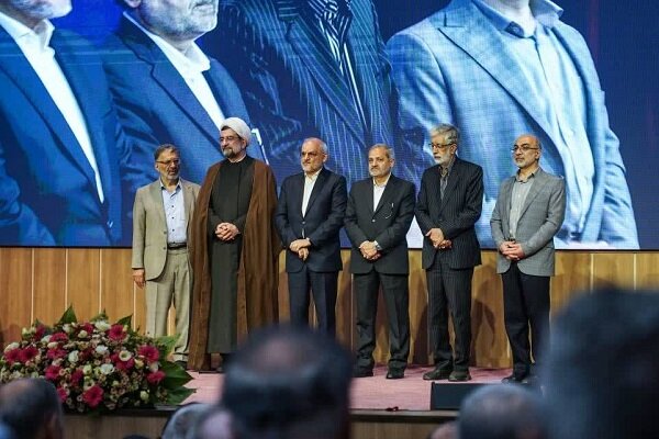 نیمی از معلمان بدون آموزش وارد کلاس می‌شوند