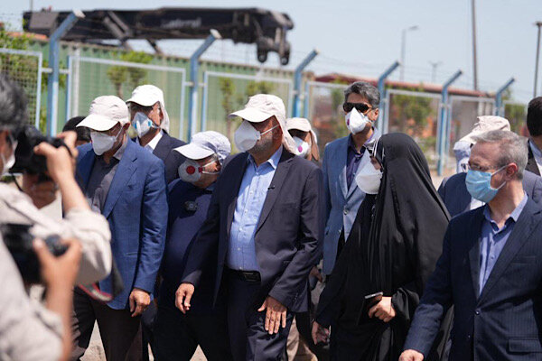 بازدید وزیر تعاون از محل حادثه بندر شهید رجایی