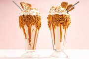 آموزش شیرینی پزی / طرز تهیه میلک شیک تابستانی با طعم کارامل