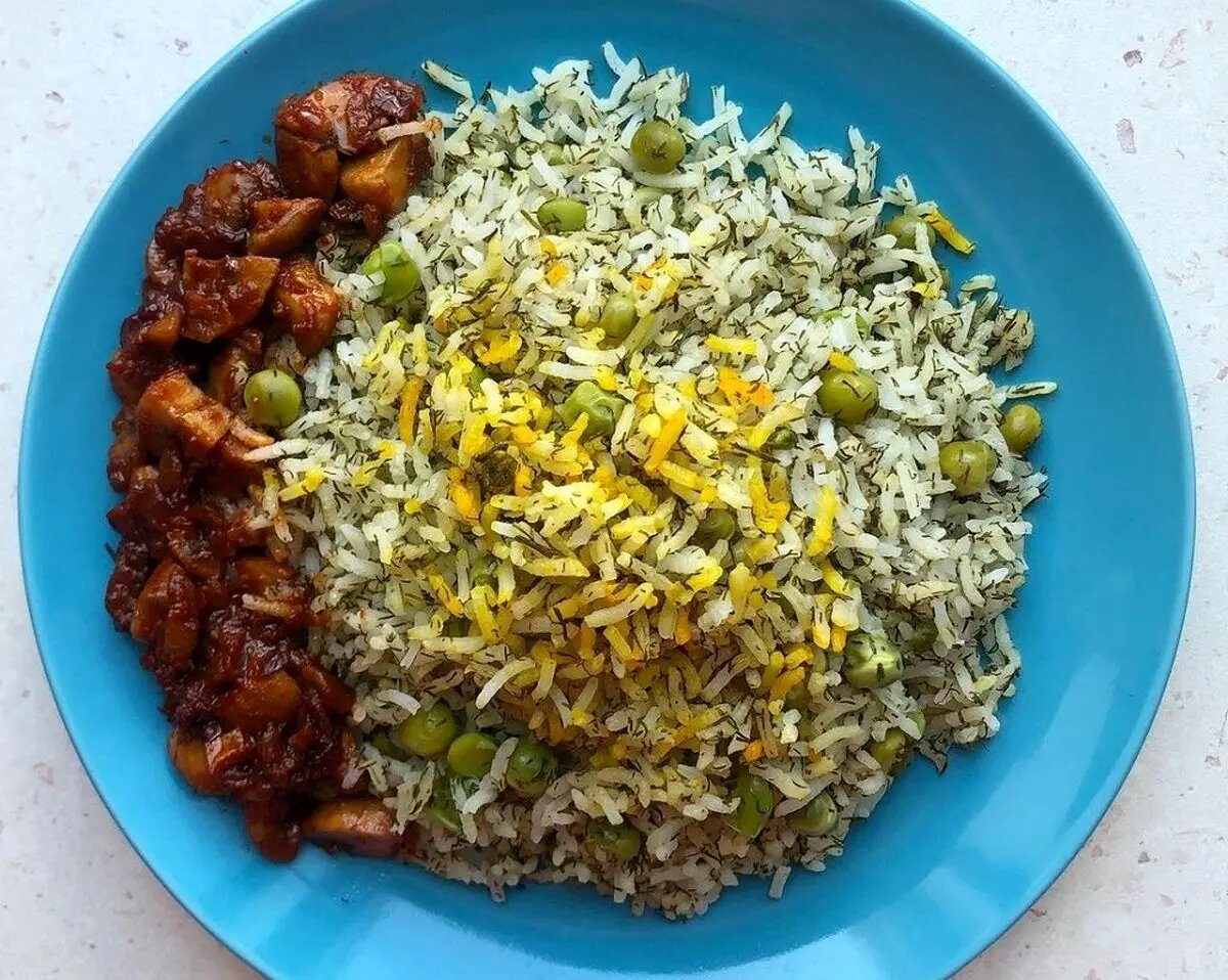 آموزش آشپزی / طرز تهیه نخود فرنگی پلو مجلسی با گوشت و مرغ