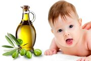 ماساژ دادن نوزاد با روغن زیتون و فواید بی‌شمار آن
