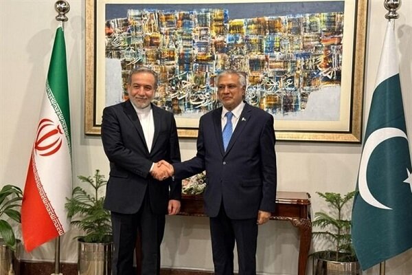 دیدار عراقچی با وزیر خارجه پاکستان