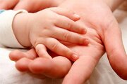 زن افغان در مدینه یک دختر به دنیا آورد